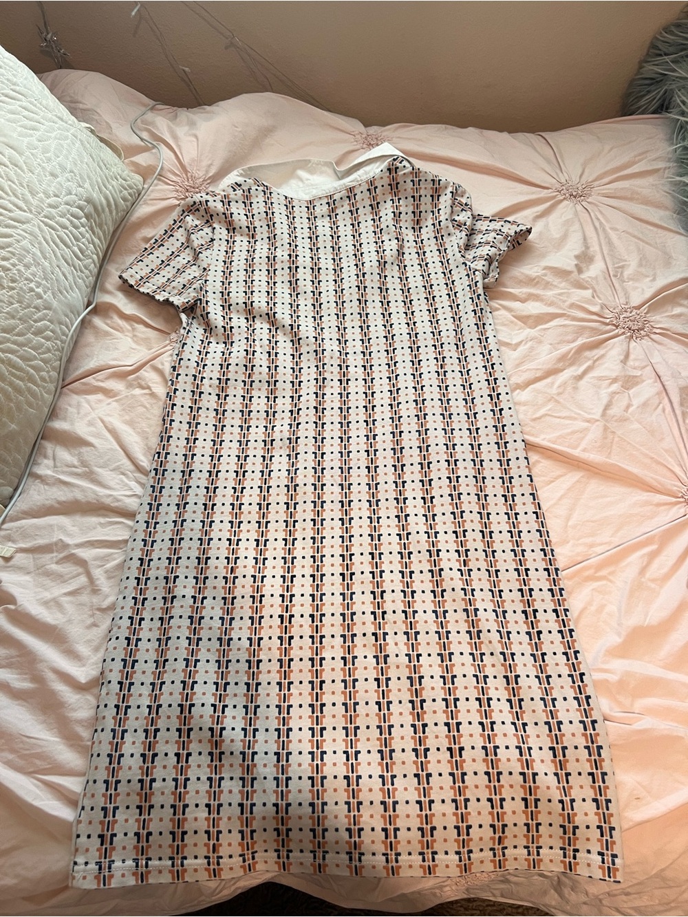 Tory Burch Pink Geo-Print Polo Dress with Contrast Collar - Picture 3 of 4